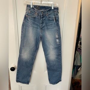 NWT Women’s GAP Cheeky Straight Highrise Jeans size 28